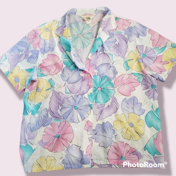 Vintage Tops - BoGo vintage pastel floral short sleeve top